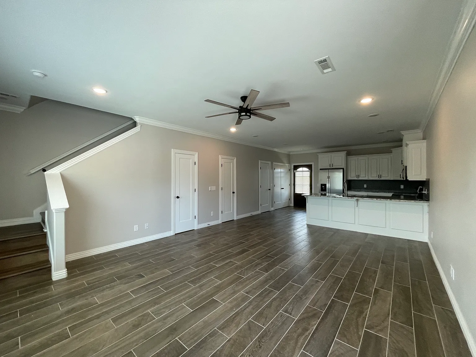 1117 Sheldon Dr — Photo 2