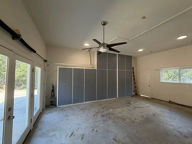 17295 Holiday Dr — Photo 32