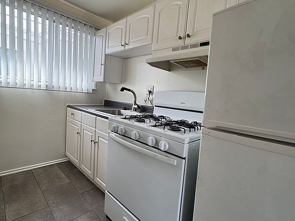 5th image of 3729 Dunn Dr #13