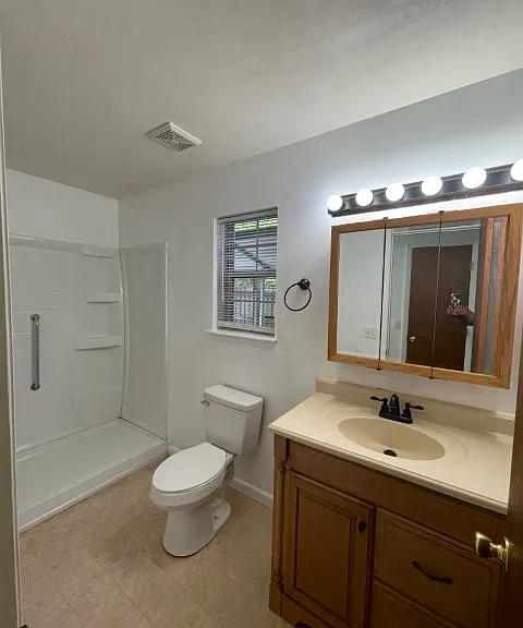 580 SE Nassau St — Photo 6