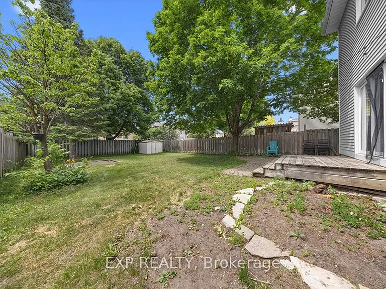 32 Flanders St — Photo 35