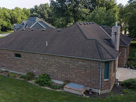 4th image of 704 Lewis Dr