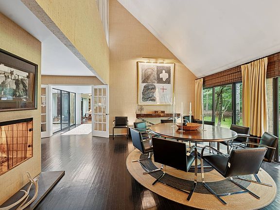 4th image of 5 White Pine Rd