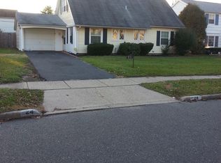 24 Babcock Ln, Willingboro, NJ 08046