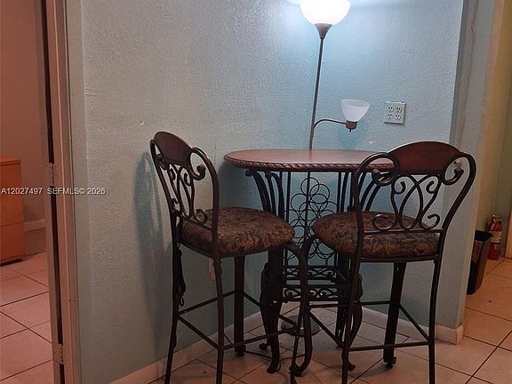 4th image of 1800 Pinehurst Dr #1