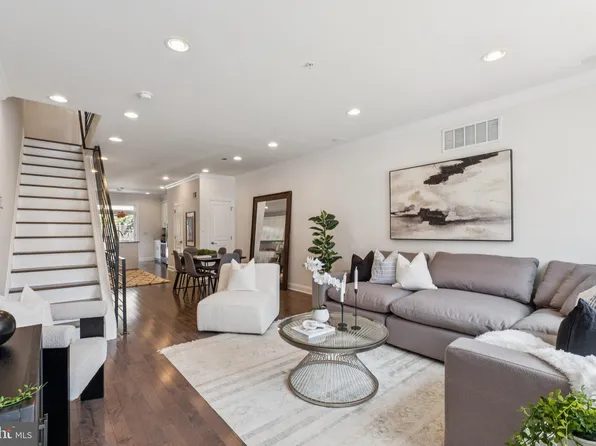 2529 W Oxford St, Philadelphia, PA 19121