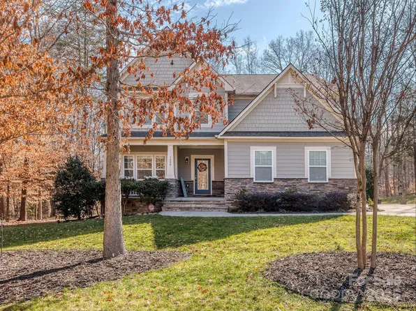 1400 Huntcliff Dr, Waxhaw, NC 28173