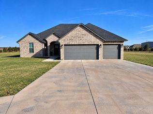 8740 Summit View Ln, Edmond, OK 73025