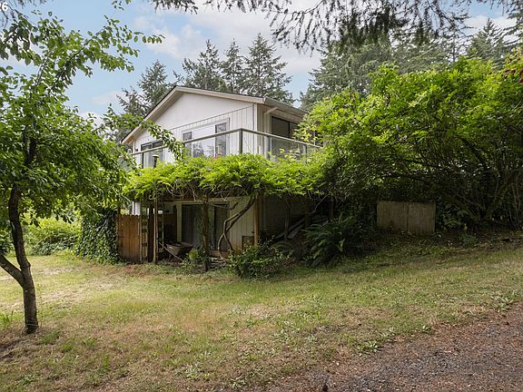 3rd image of 23655 NE Casavant Dr