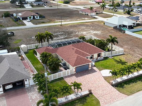 3rd image of 1118 NW 17th St