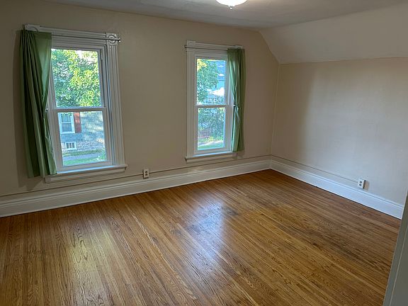 4th image of 49 Cayuga St Unit 2