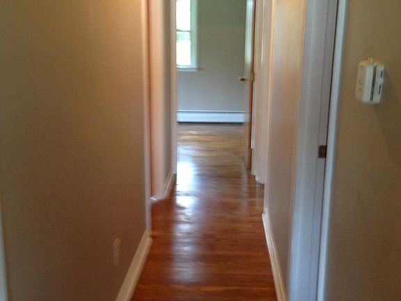5th image of 322 Teryl Dr