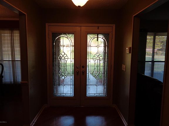 3rd image of 350 Perthshire Dr