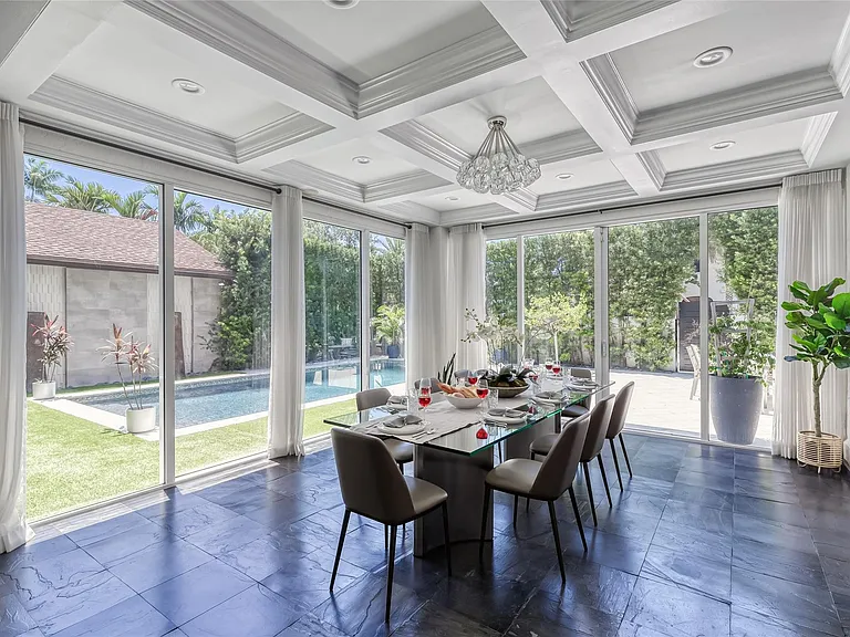 524 Poinciana Dr — Photo 10