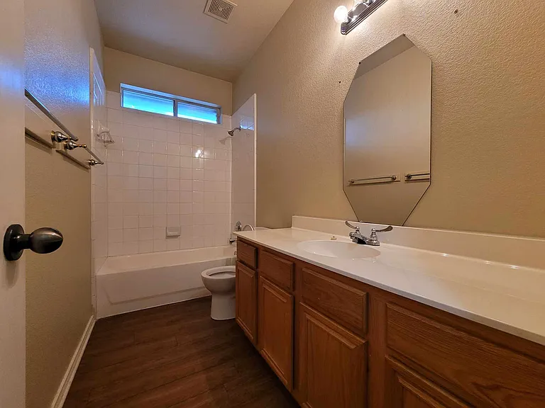 815 Betty Ct #A — Photo 7