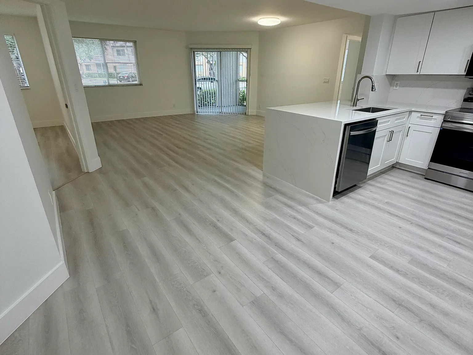 3 bed, 1100 sqft, $2,650 — Photo 4
