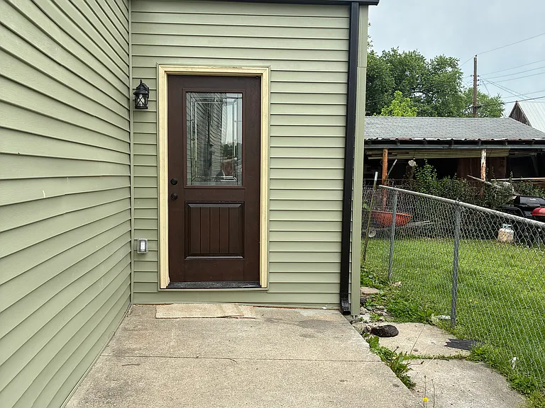 914 W Main St #2 — Photo 1