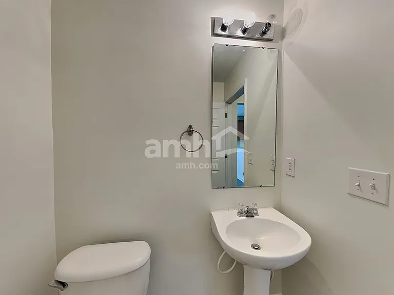 982 Ramsgate Dr SW — Photo 10