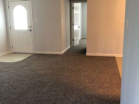 3rd image of 1040 Pleasant Knoll Ln