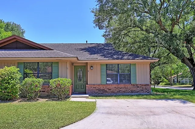 2 Cobbler Ct — Photo 1
