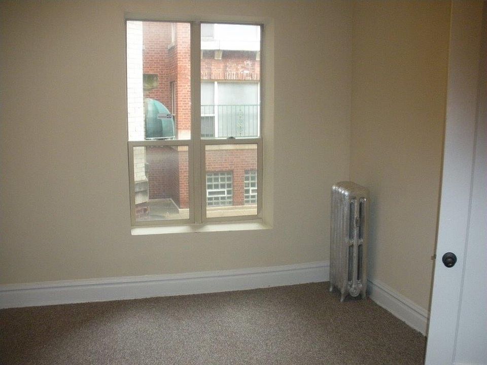 2nd image of 5168 S King Dr APT 1