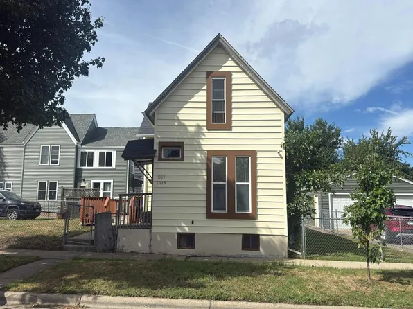 1023 Farrington St, Saint Paul, MN 55117