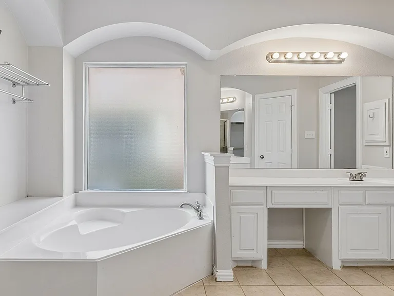 2245 Jaguar Dr — Photo 17