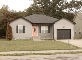 640 Fox Hound Dr, Clarksville, TN 37040