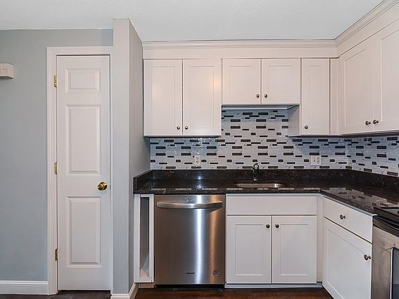 5th image of 133 Creek St APT 8