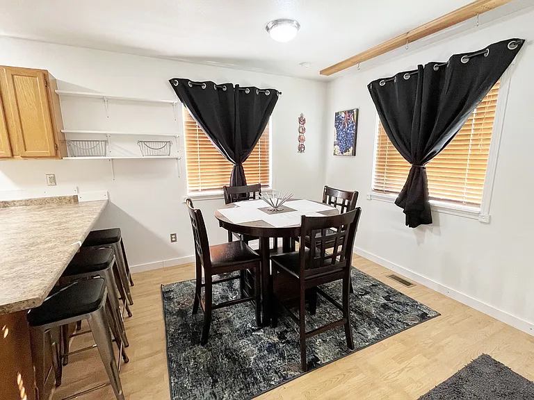 7533 Regal Mountain Dr — Photo 3