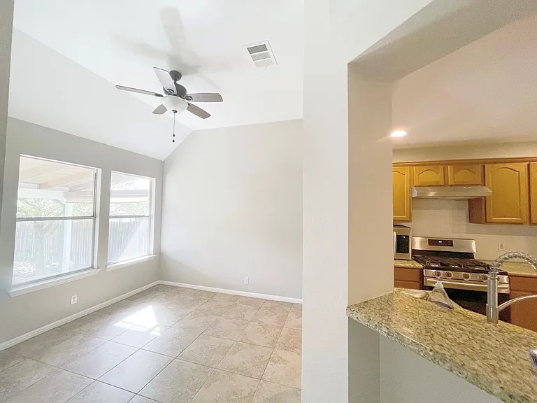 104 Cattail Cv — Photo 10