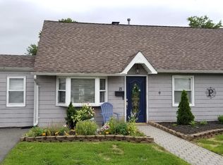 21 Colfax Rd, Edison, NJ 08817