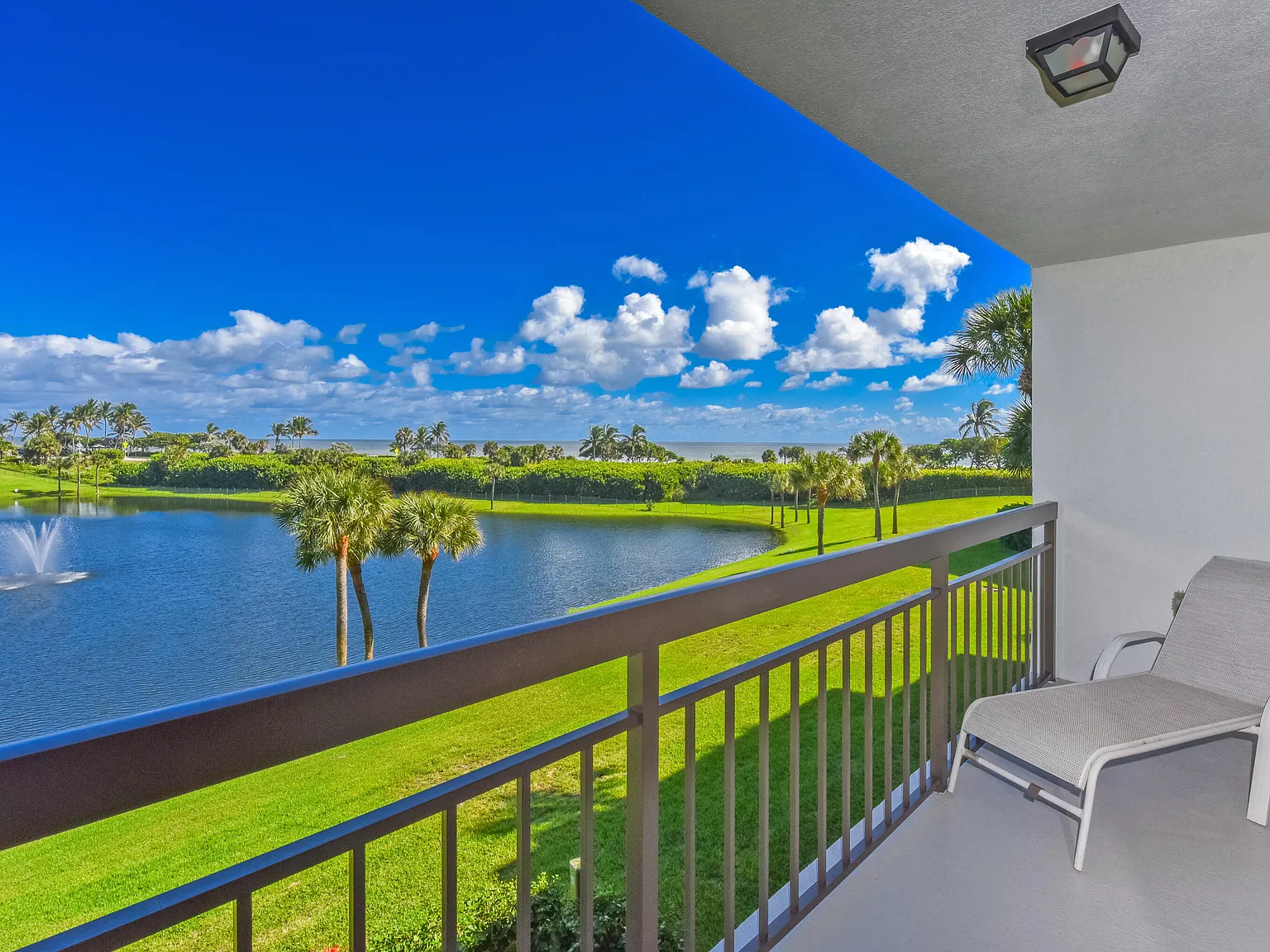 2 bed, 2.0 bath, 1332 sqft, $2,700 — Photo 1