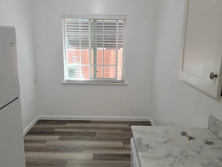 2405 F St #2 — Photo 4