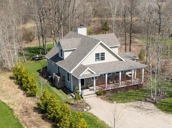 5553 Hidden Pond Ln, Sawyer, MI 49125