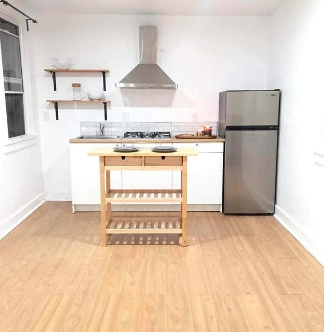 Studio, 350 sqft, $1,500 — Photo 1
