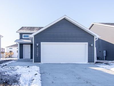 1127 Marlys Dr W, West Fargo, ND, 58078