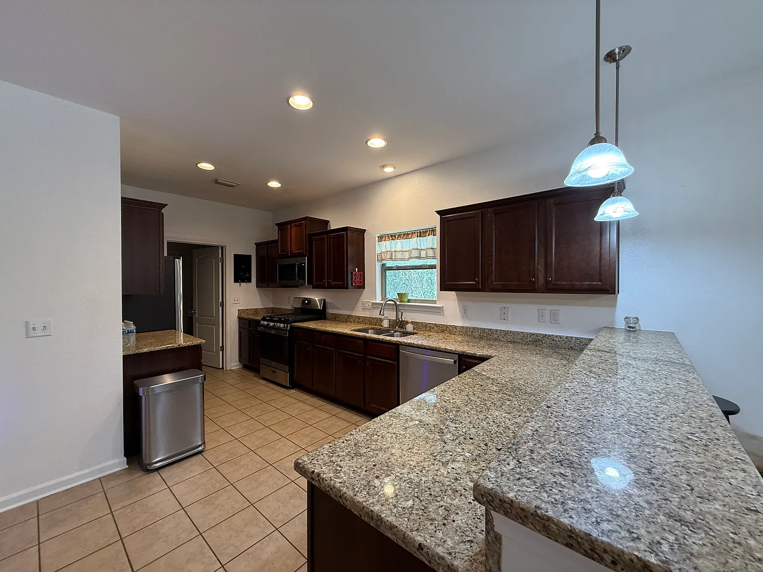 Available Now! 4 Bedroom / 2 Bath In Daphne With A Pool — Photo 3