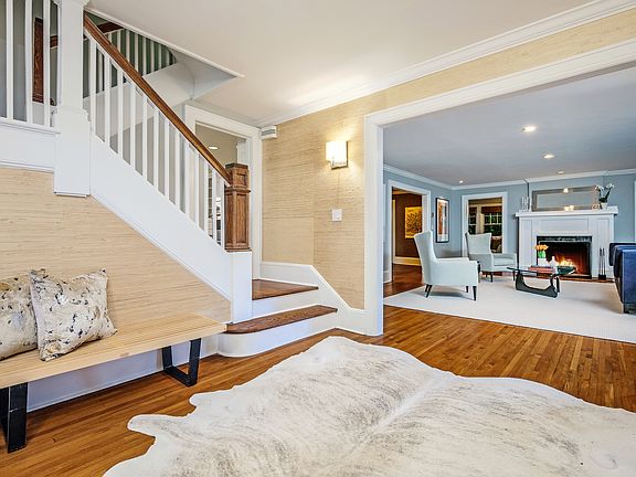 2nd image of 6 Gilmore Ct