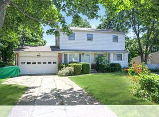 1469 Richland Blvd, Bay Shore, NY 11706