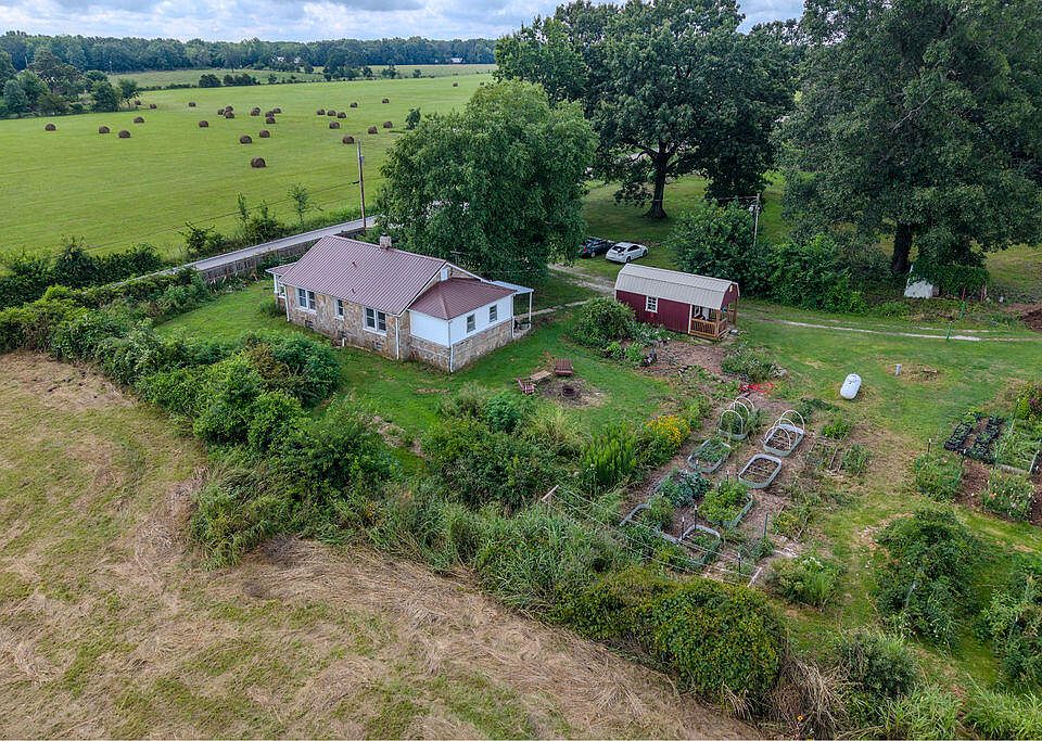 1st image of 2931 N Farm Road 241
