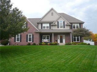 486 Grey Oak Ln, Greenwood, IN 46142