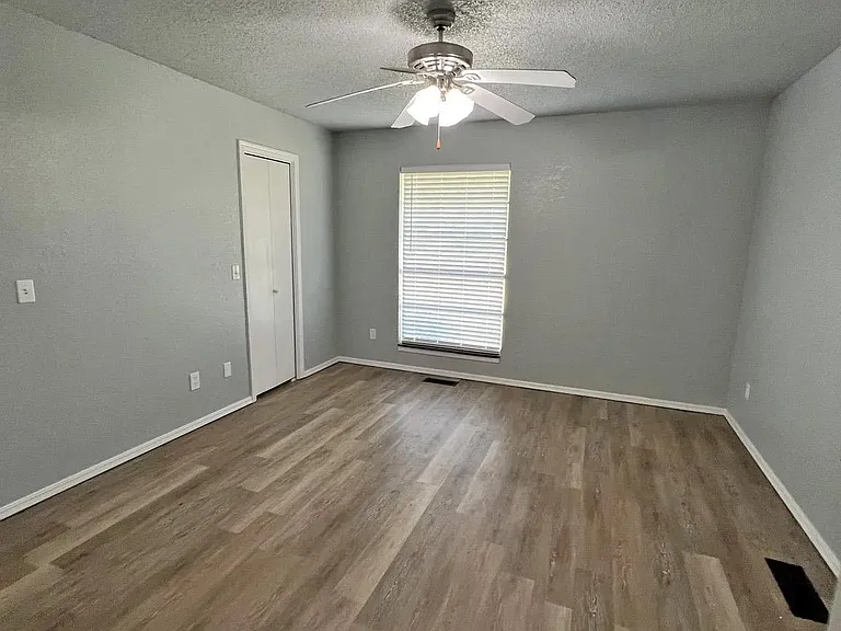 7215 Driftwood Dr — Photo 8