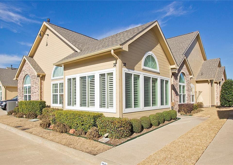 1st image of 2601 Marsh Ln Unit 32