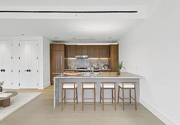 2nd image of 165 Lexington Ave #10R