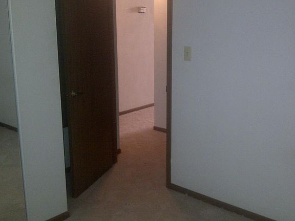 5th image of 945 Harrington Ave APT 1
