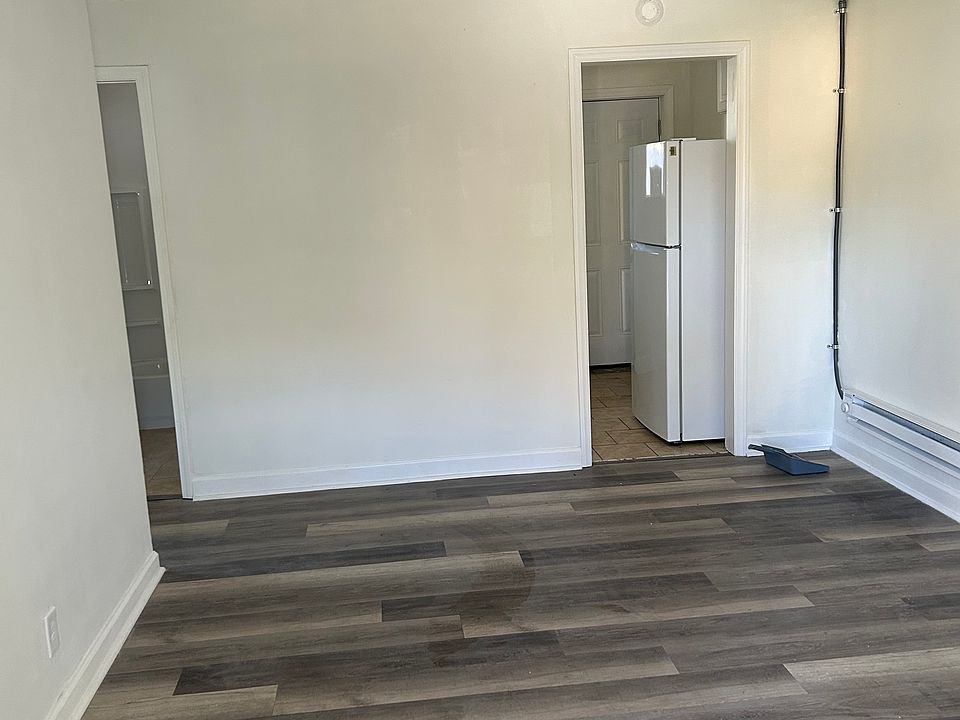 1st image of 3700 Killam Ave APT B