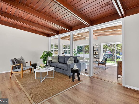 2nd image of 2931 Pine Spring Rd