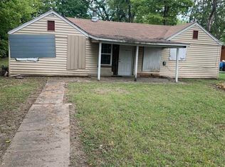 814 SE Highland Ave, Topeka, KS 66607