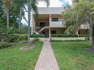 6320 Pelican Bay Blvd APT TV5, Naples, FL 34108